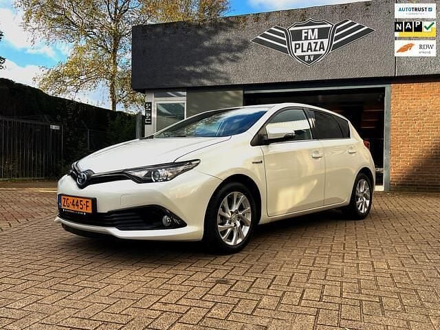 Wit Gebruikt 2019 Toyota Auris Plus Hatchback | € 16.940 (Goede deal) - Afbeelding 1/4