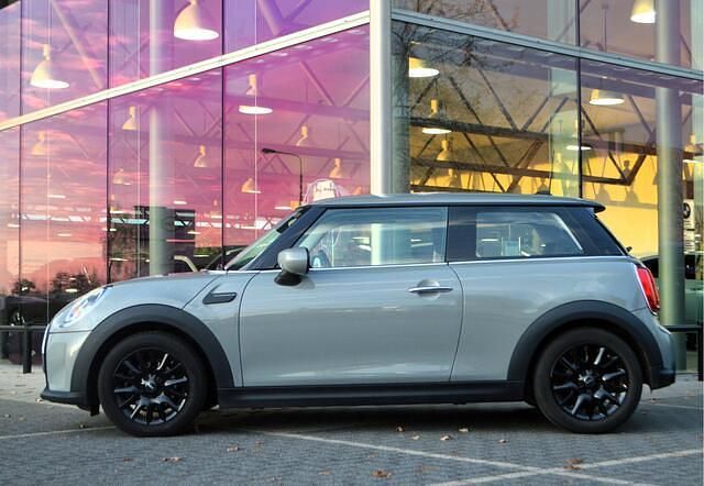 Occasion Mini ONE Essential 102 PK (75 kW) 2022 Grijs Hatchback