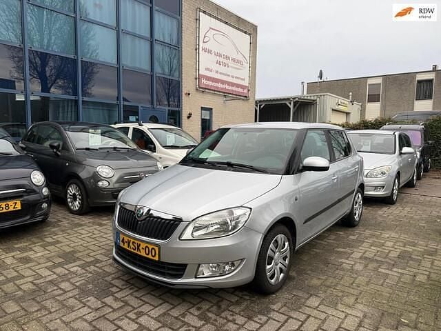 Grijs Occasion 2012 Skoda Fabia Hatchback | € 4.749 (Eerlijke prijs) - Afbeelding 1/4