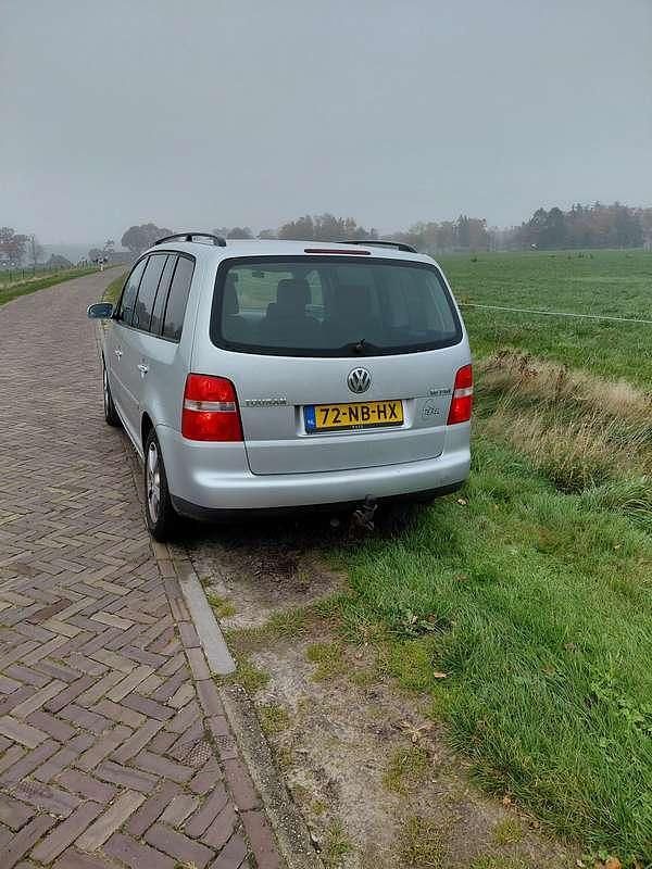 Occasion VW Touran Trendline 116 PK (85 kW) 2003 Zilver MPV