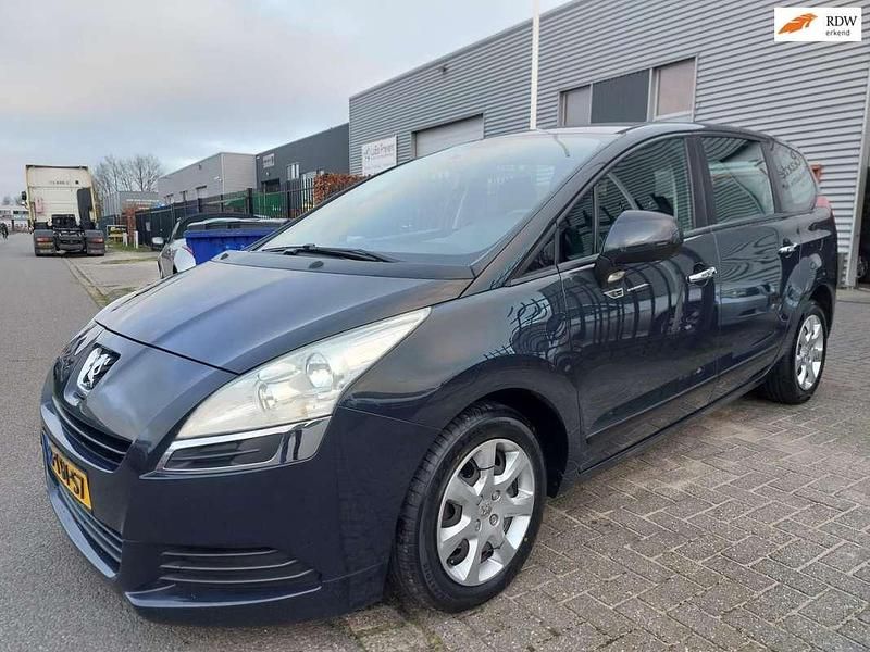 Grijs Gebruikt 2010 Peugeot 5008 MPV | € 3.150 (Eerlijke prijs) - Afbeelding 1/4