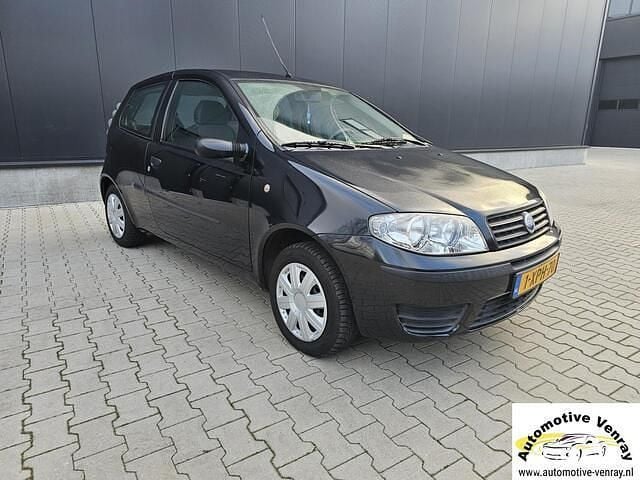 Zwart Gebruikt 2007 Fiat Punto Classica Hatchback | € 1.750 (Eerlijke prijs) - Afbeelding 1/4