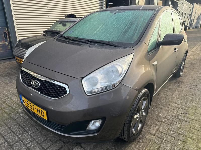 Bruin Occasion 2012 Kia Venga Comfort Hatchback | € 5.950 (Eerlijke prijs) - Afbeelding 1/4