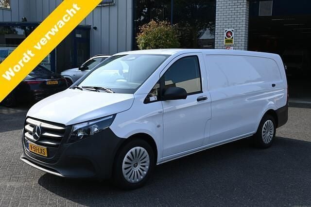 Wit Gebruikt 2024 Mercedes Vito MPV | € 34.950 - Afbeelding 1/4