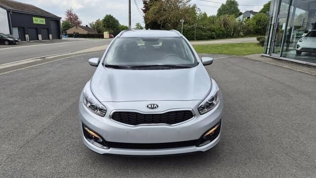 Zilver Gebruikt 2017 Kia Ceed Stationwagen | € 9.990 - Afbeelding 1/4