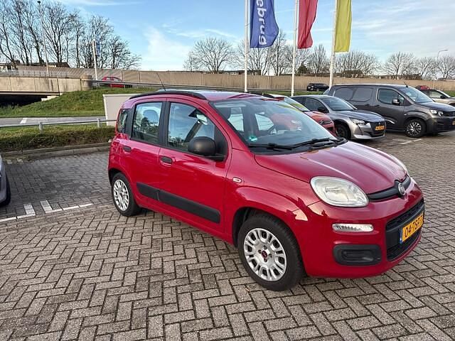 Rood Occasion 2012 Fiat Panda Easy Hatchback | € 3.499 (Eerlijke prijs) - Afbeelding 1/4