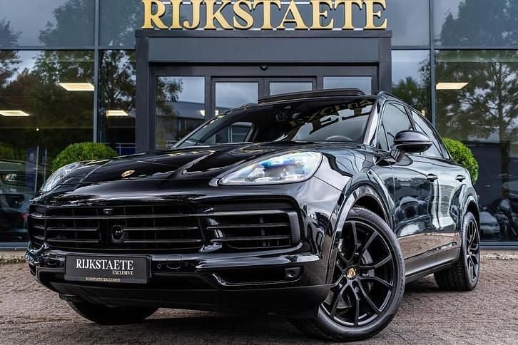 Zwart Gebruikt 2018 Porsche Cayenne Chrono SUV | € 52.900 (Iets duurder) - Afbeelding 1/4