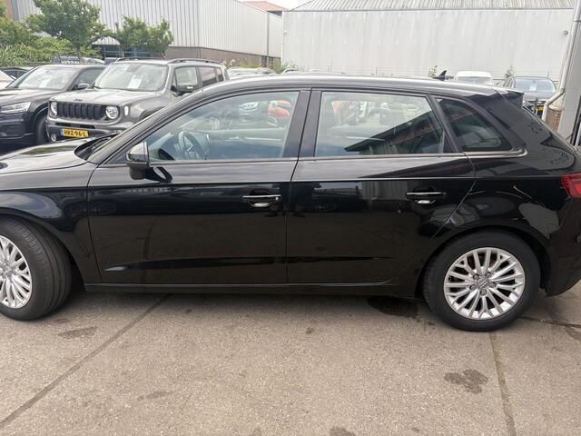 Occasion Audi A3 Sportback Sport 116 PK (85 kW) 2017 Zwart, metallic lak Hatchback