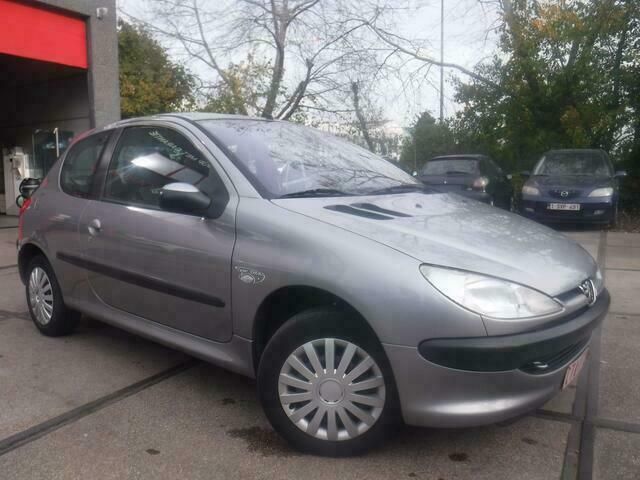 Occasion Peugeot 206 75 PK (55 kW) 2003 Grijs Sedan