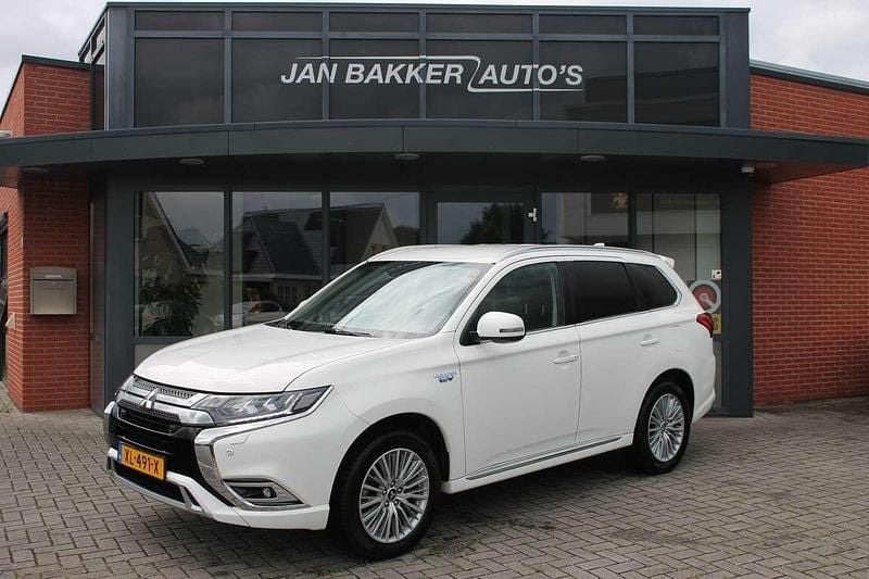 Wit Gebruikt 2019 Mitsubishi Outlander Intense SUV | € 13.900 (Super prijs) - Afbeelding 1/4