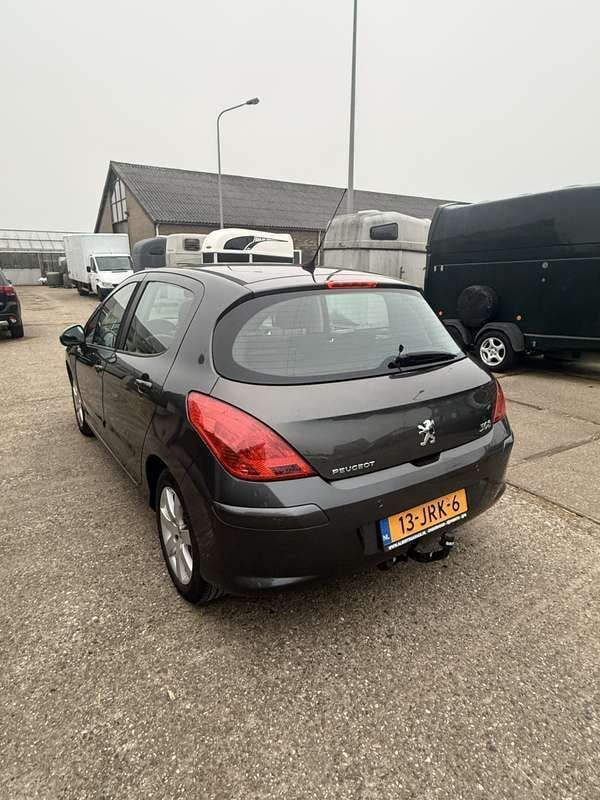 Grijs Gebruikt 2009 Peugeot 308 Style Hatchback | € 1.900 (Eerlijke prijs) - Afbeelding 1/4