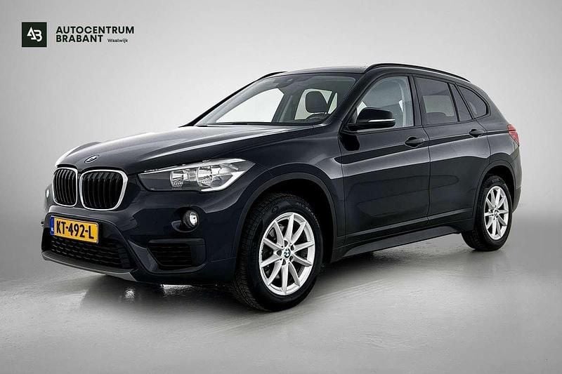 Zwart Gebruikt 2016 BMW X1 Executive SUV | € 17.945 (Goede deal) - Afbeelding 1/4