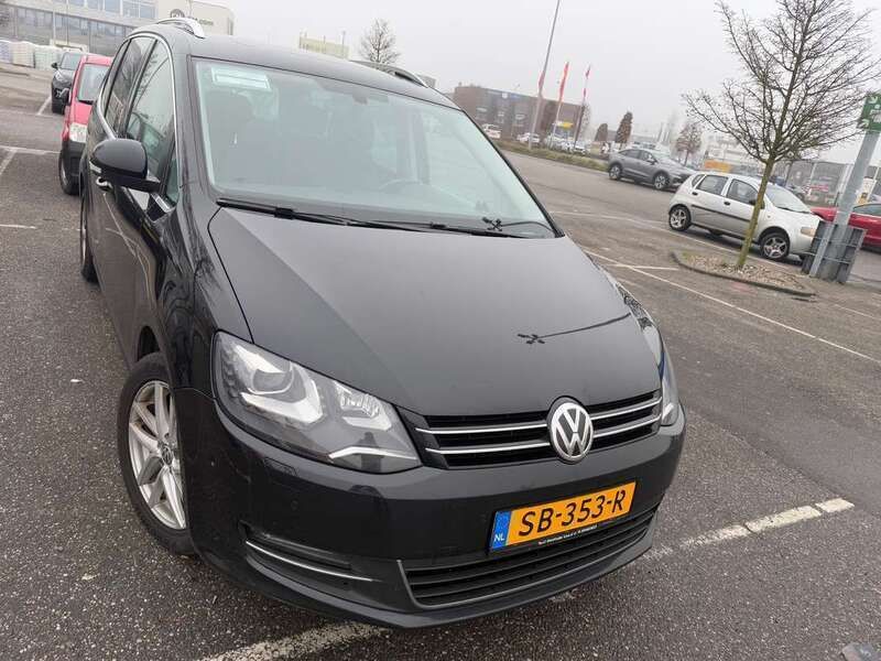 Zwart Gebruikt 2017 VW Sharan Highline MPV | € 15.000 - Afbeelding 1/2