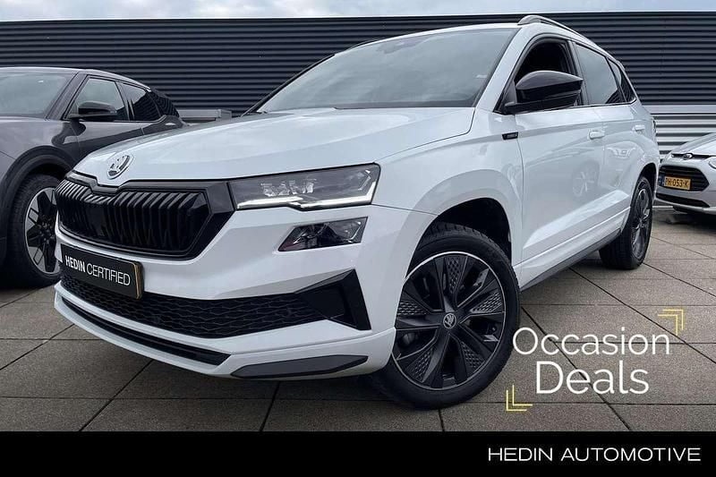 Wit Occasion 2025 Skoda Karoq SportLine SUV | € 38.995 (Eerlijke prijs) - Afbeelding 1/3