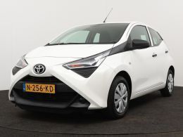 Wit Gebruikt 2021 Toyota Aygo Hatchback | € 10.985 (Eerlijke prijs) - Afbeelding 1/3