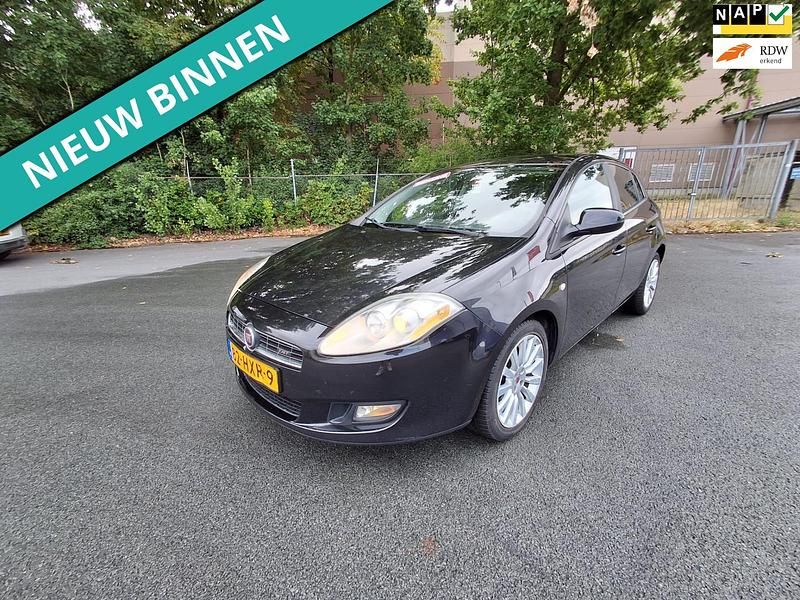 Zwart Gebruikt 2009 Fiat Bravo Hatchback | € 1.799 (Eerlijke prijs) - Afbeelding 1/4