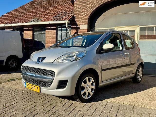 Grijs Gebruikt 2012 Peugeot 107 Hatchback | € 4.950 (Eerlijke prijs) - Afbeelding 1/4