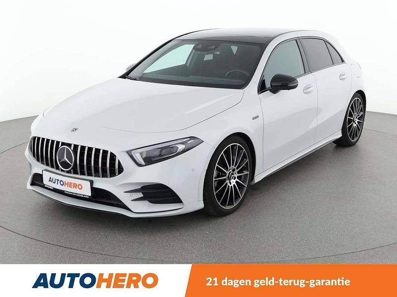 Wit Gebruikt 2021 Mercedes A250 AMG line Hatchback | € 31.649 (Eerlijke prijs) - Afbeelding 1/3