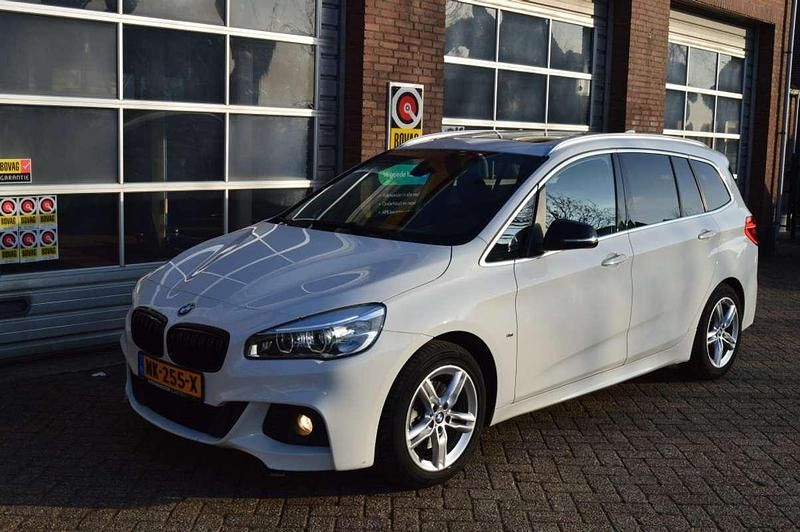 Wit Occasion 2017 BMW 218 Gran Tourer MPV | € 10.750 (Eerlijke prijs) - Afbeelding 1/4