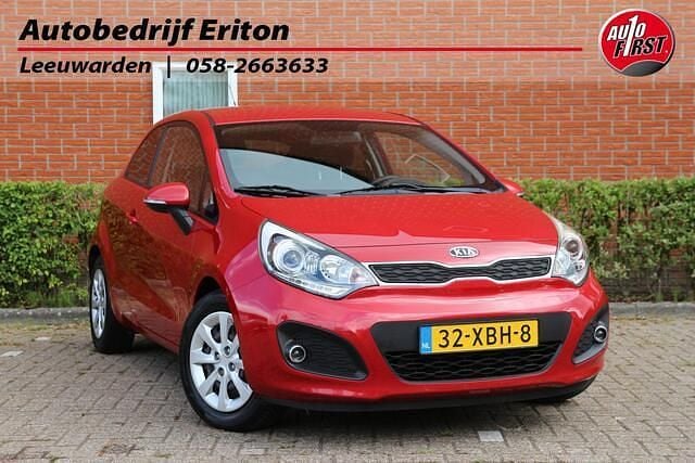 Rood Gebruikt 2012 Kia Rio Plus Hatchback | € 5.445 (Eerlijke prijs) - Afbeelding 1/4