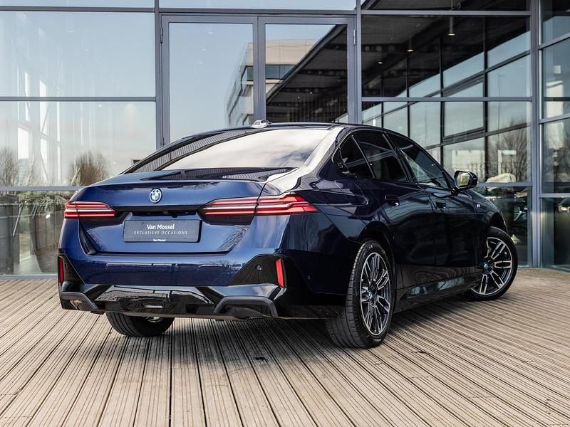 Occasion BMW 530e Comfort Edition 299 PK (219 kW) 2024 Blauw Sedan