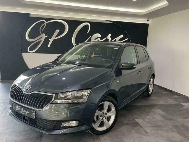 Grijs Gebruikt 2021 Skoda Fabia Clever Sedan | € 16.999 - Afbeelding 1/4