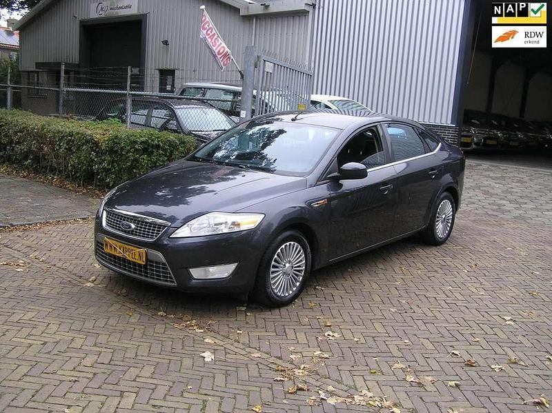 Grijs Gebruikt 2008 Ford Mondeo Trend Hatchback | € 2.250 (Eerlijke prijs) - Afbeelding 1/4