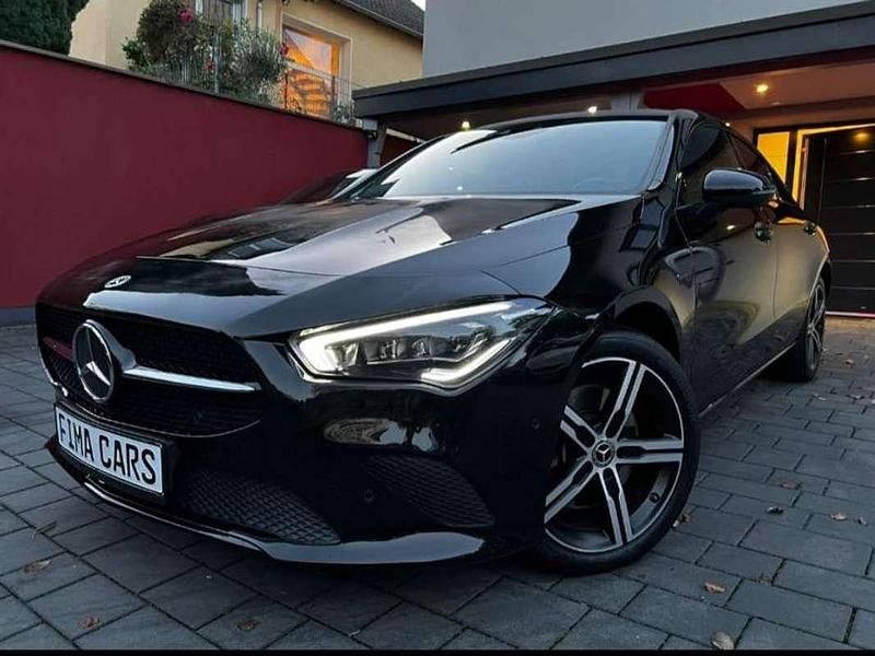 Zwart Gebruikt 2020 Mercedes CLA250 Premium Sedan | € 27.999 - Afbeelding 1/4
