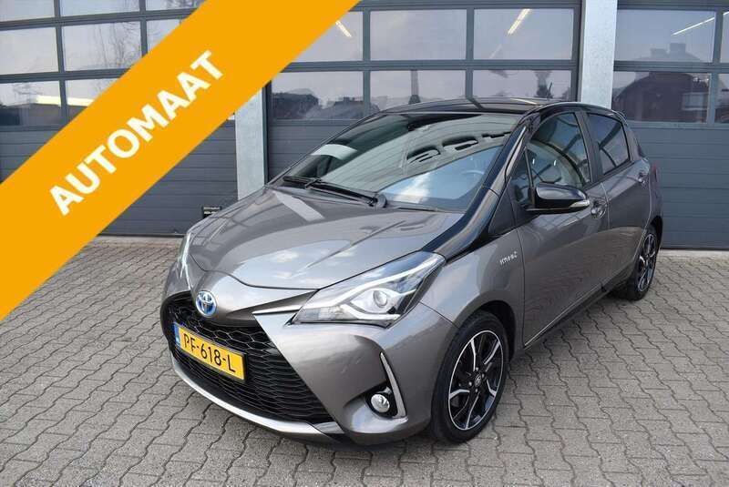 Grijs Gebruikt 2017 Toyota Yaris Hybrid Hatchback | € 17.835 (Iets duurder) - Afbeelding 1/4