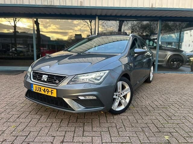 Grijs Gebruikt 2018 Seat Leon ST FR Stationwagen | € 14.995 (Eerlijke prijs) - Afbeelding 1/4