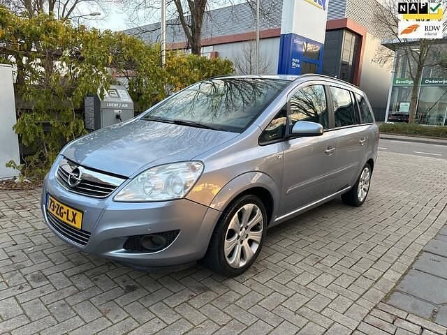 Grijs Gebruikt 2008 Opel Zafira MPV | € 5.750 (Duur) - Afbeelding 1/4