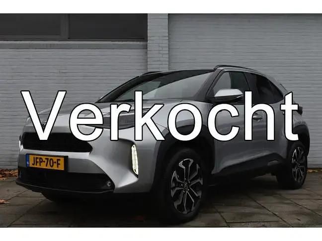 Zilver Gebruikt 2025 Toyota Yaris Cross Limited SUV | € 32.499 (Iets duurder) - Afbeelding 1/4