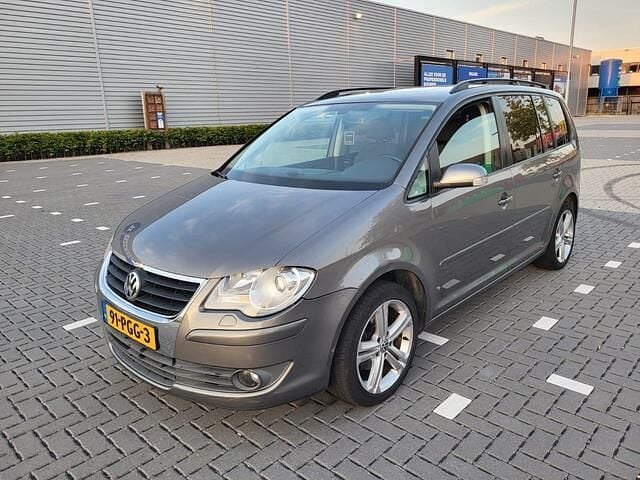 Grijs Gebruikt 2007 VW Touran Trendline MPV | € 3.250 - Afbeelding 1/4