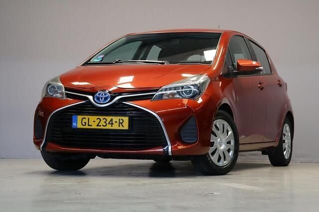 Rood Gebruikt 2015 Toyota Yaris Hatchback | € 8.495 (Goede deal) - Afbeelding 1/4