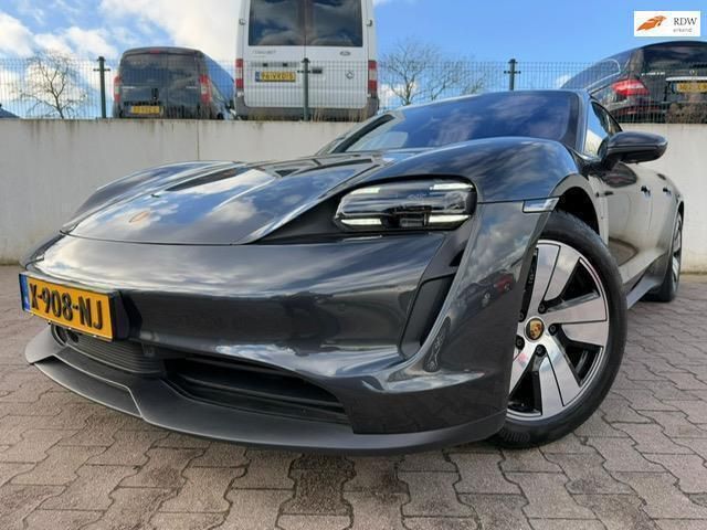 Grijs Gebruikt 2022 Porsche Taycan Performance Package Sedan | € 63.999 (Eerlijke prijs) - Afbeelding 1/4