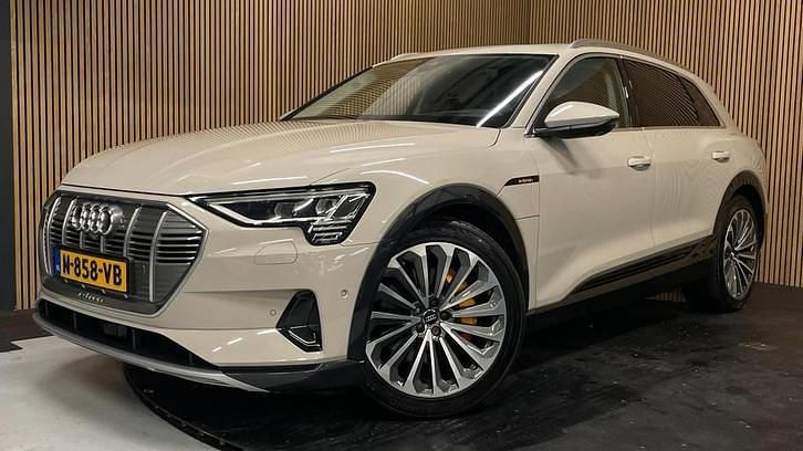 Geel Gebruikt 2018 Audi e-tron Advanced Plus SUV | € 28.995 (Super prijs) - Afbeelding 1/2