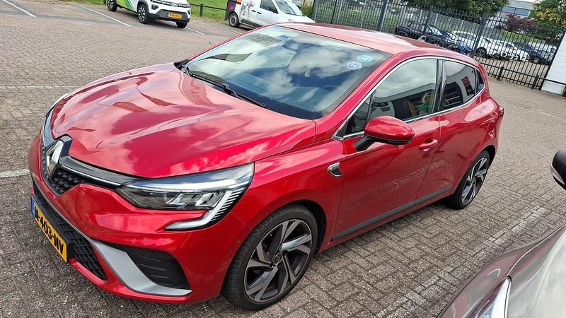 Rood Gebruikt 2021 Renault Clio V R.S. Hatchback | € 17.840 - Afbeelding 1/3