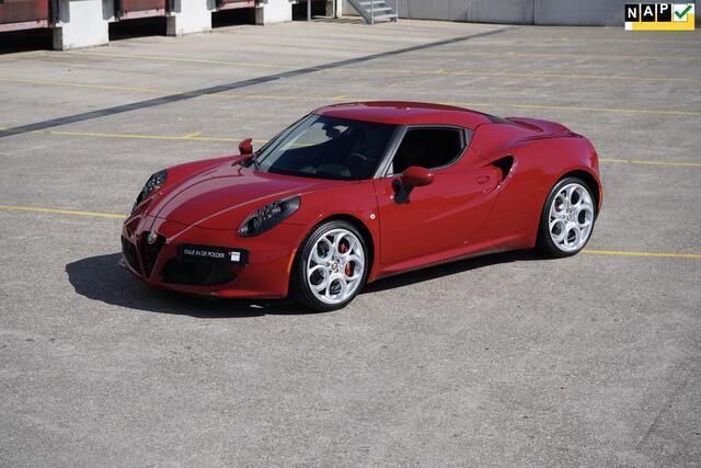 Rood Gebruikt 2014 Alfa Romeo 4C Coupé | € 68.900 - Afbeelding 1/4