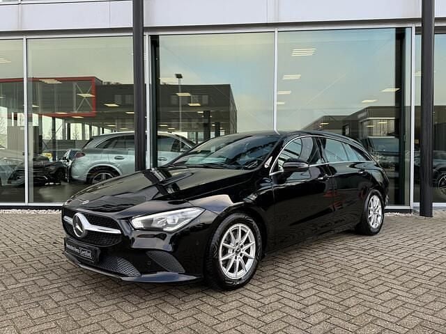 Zwart Gebruikt 2021 Mercedes CLA180 Shooting Brake Business Stationwagen | € 25.950 (Goede deal) - Afbeelding 1/4