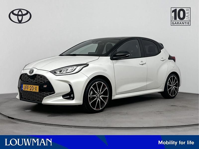 Wit Gebruikt 2022 Toyota Yaris Hybrid Limited Hatchback | € 25.945 (Iets duurder) - Afbeelding 1/4