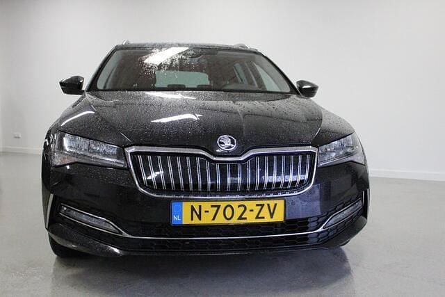 Occasion Skoda Superb Business Line 156 PK (114 kW) 2022 Zwart Stationwagen