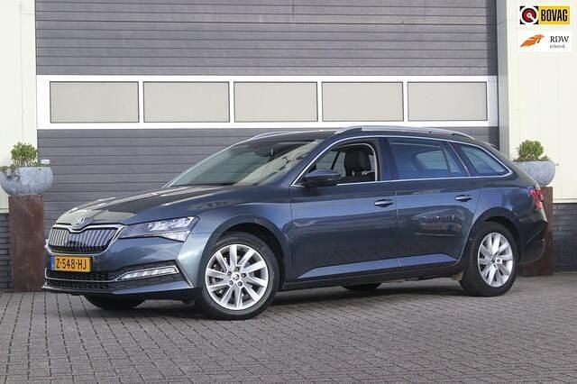 Grijs Gebruikt 2020 Skoda Superb Business Line Stationwagen | € 19.900 (Super prijs) - Afbeelding 1/4