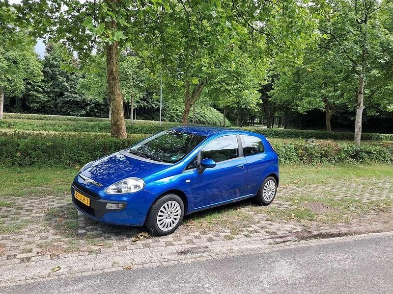 Blauw Gebruikt 2010 Fiat Punto Evo Hatchback | € 3.450 (Eerlijke prijs) - Afbeelding 1/4