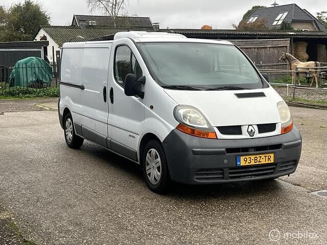 Wit Gebruikt 2006 Renault Trafic Van | € 3.250 (Eerlijke prijs) - Afbeelding 1/4