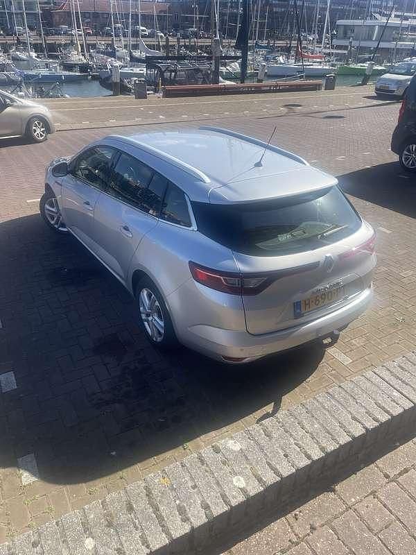 Grijs Gebruikt 2017 Renault Mégane GrandTour LIMITED Stationwagen | € 10.500 (Eerlijke prijs) - Afbeelding 1/4