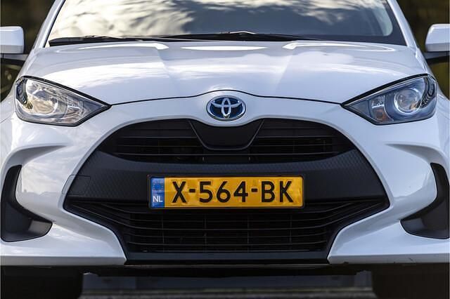 Wit Gebruikt 2023 Toyota Yaris Active Hatchback | € 18.500 (Goede deal) - Afbeelding 1/2