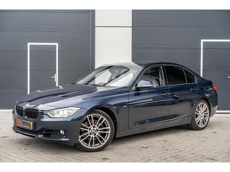 Blauw Gebruikt 2012 BMW 328 Sedan | € 10.750 (Goede deal) - Afbeelding 1/4