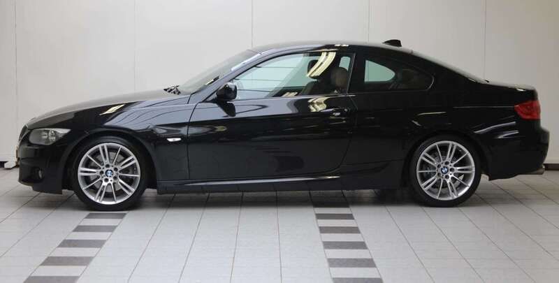 Zwart Gebruikt 2013 BMW 325 Coupé | € 19.950 (Iets duurder) - Afbeelding 1/4