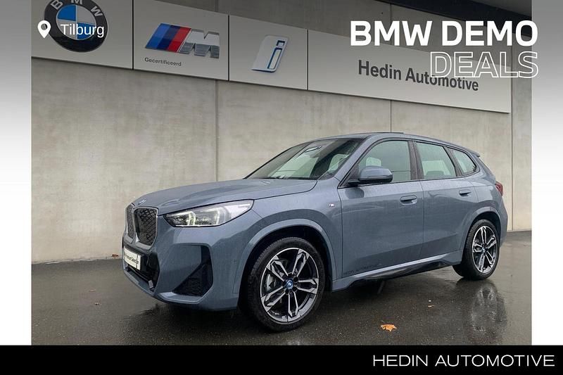 Grijs Gebruikt 2025 BMW iX1 Comfort Edition SUV | € 42.880 - Afbeelding 1/4