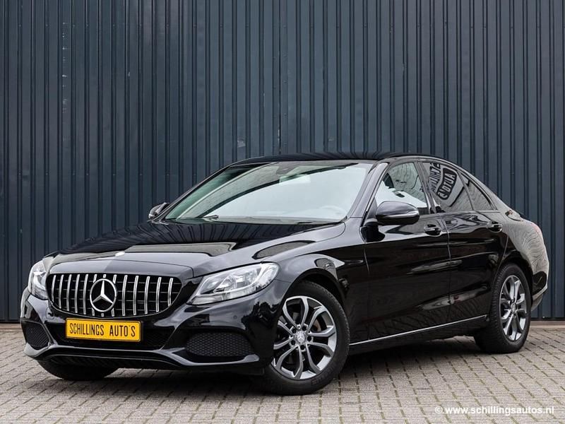 Zwart Occasion 2016 Mercedes C180 Ambition Sedan | € 21.750 (Eerlijke prijs) - Afbeelding 1/4